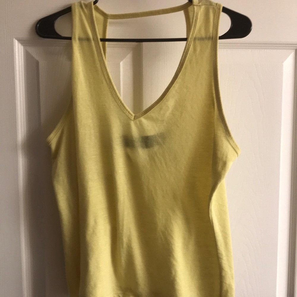 Partial open-back workout tank, size large